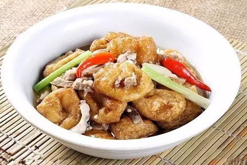 油豆腐煨拆骨肉 油豆腐煨拆骨肉